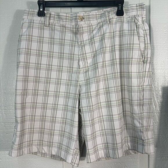 Chaps Golf 78 Hybrid Mens Gray Plaid Chino Flat Front Short Size 34 EUC - Picture 3 of 6